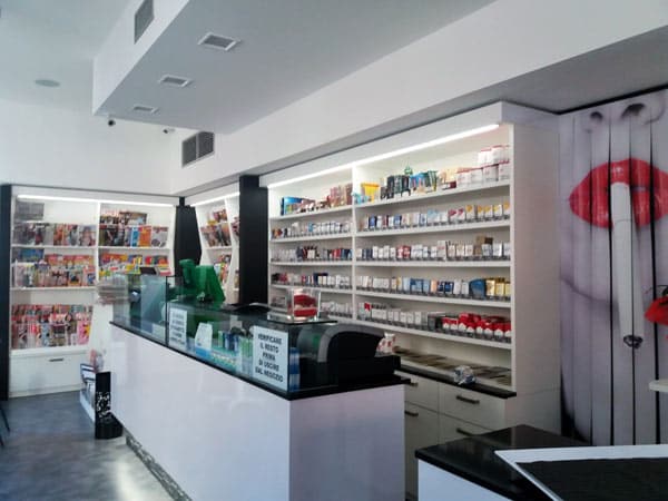 allestimenti-per-tabaccherie-saronno allestimenti-per-tabaccherie-saronno