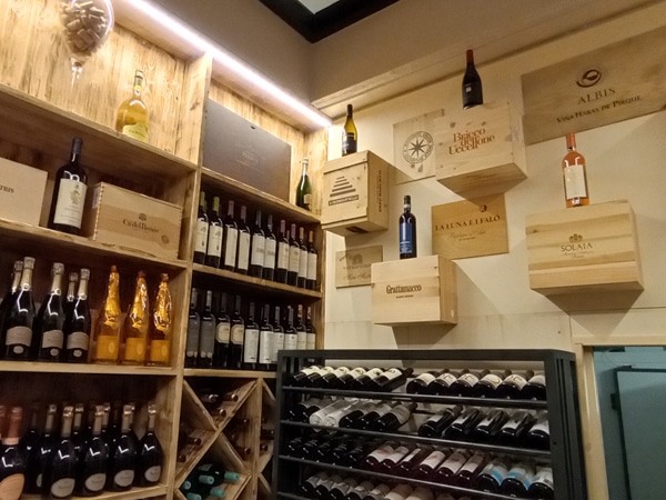 installazione-arredi-enoteca installazione-arredi-enoteca