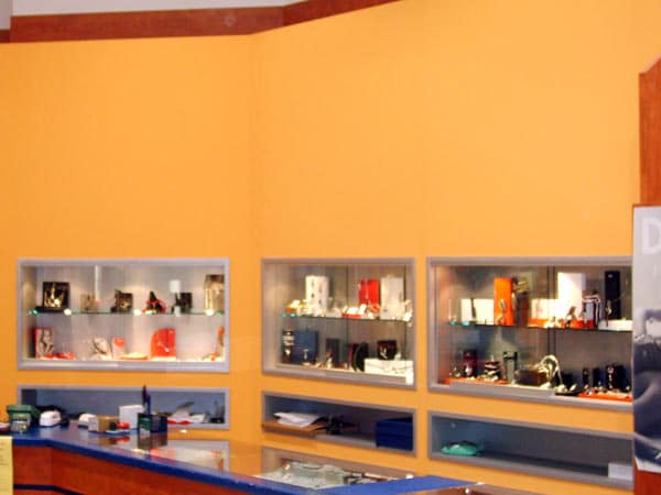 Allestimento-negozi-orologi-varese Allestimento-negozi-orologi-varese