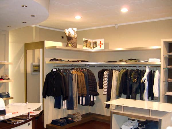 Arredamento-negozio-abbigliamento-varese-como Arredamento-negozio-abbigliamento-varese-como