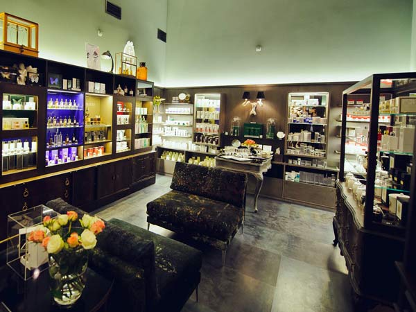 arredamento-per-profumeria-varese